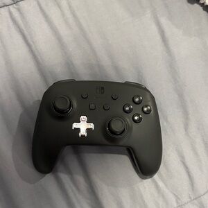 Black Wireless Game Controller